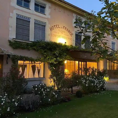 Domaine De France 3*