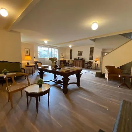 Πανσιόν Domaine De France Cunfin