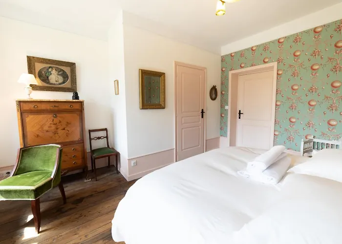 Domaine De France 3*