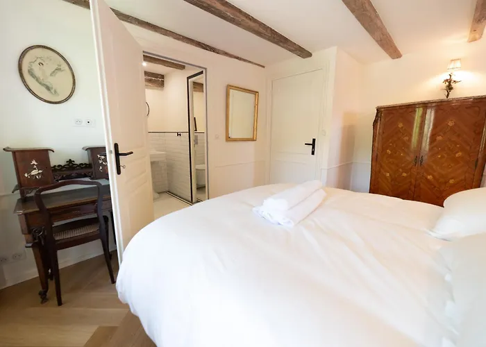 בית הארחה Domaine De France 3*